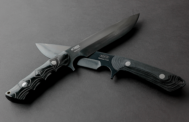 ブッシュクラフトナイフ　三星刃物　黒刀